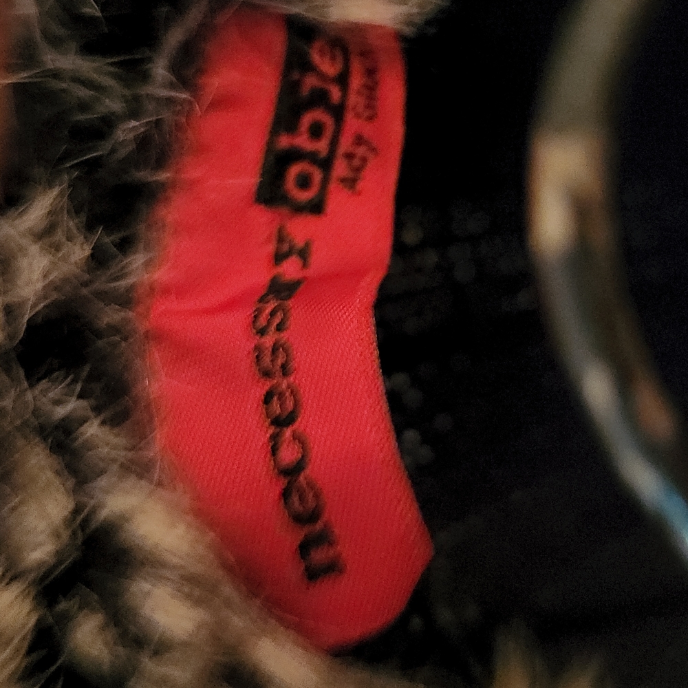 Necessary objects collared sweater - Picture 3 of 5